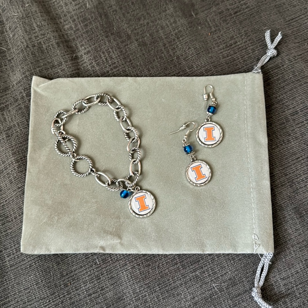 University of Illinois Chain Link Bracelet and Earring set!